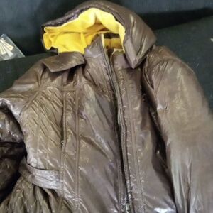 Classic product pepe jean, brown outside , yellow and white inside, nice pattern